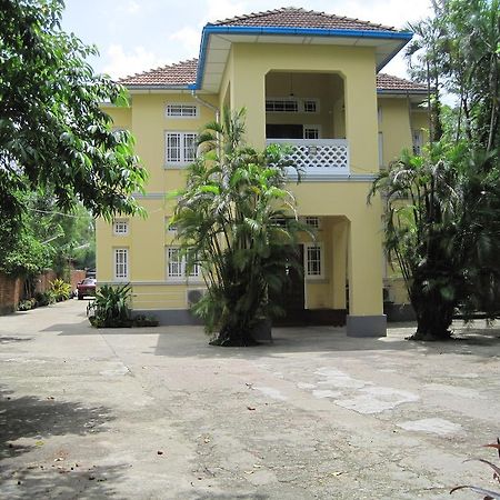 Golden Guest Inn Yangon Esterno foto