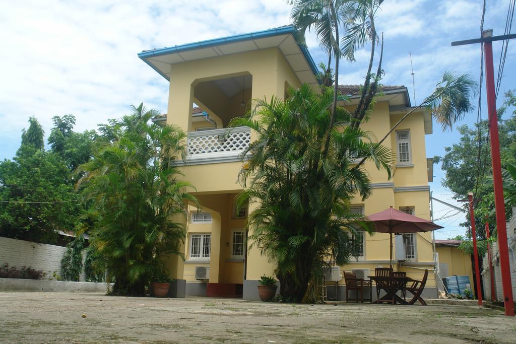 Golden Guest Inn Yangon Esterno foto
