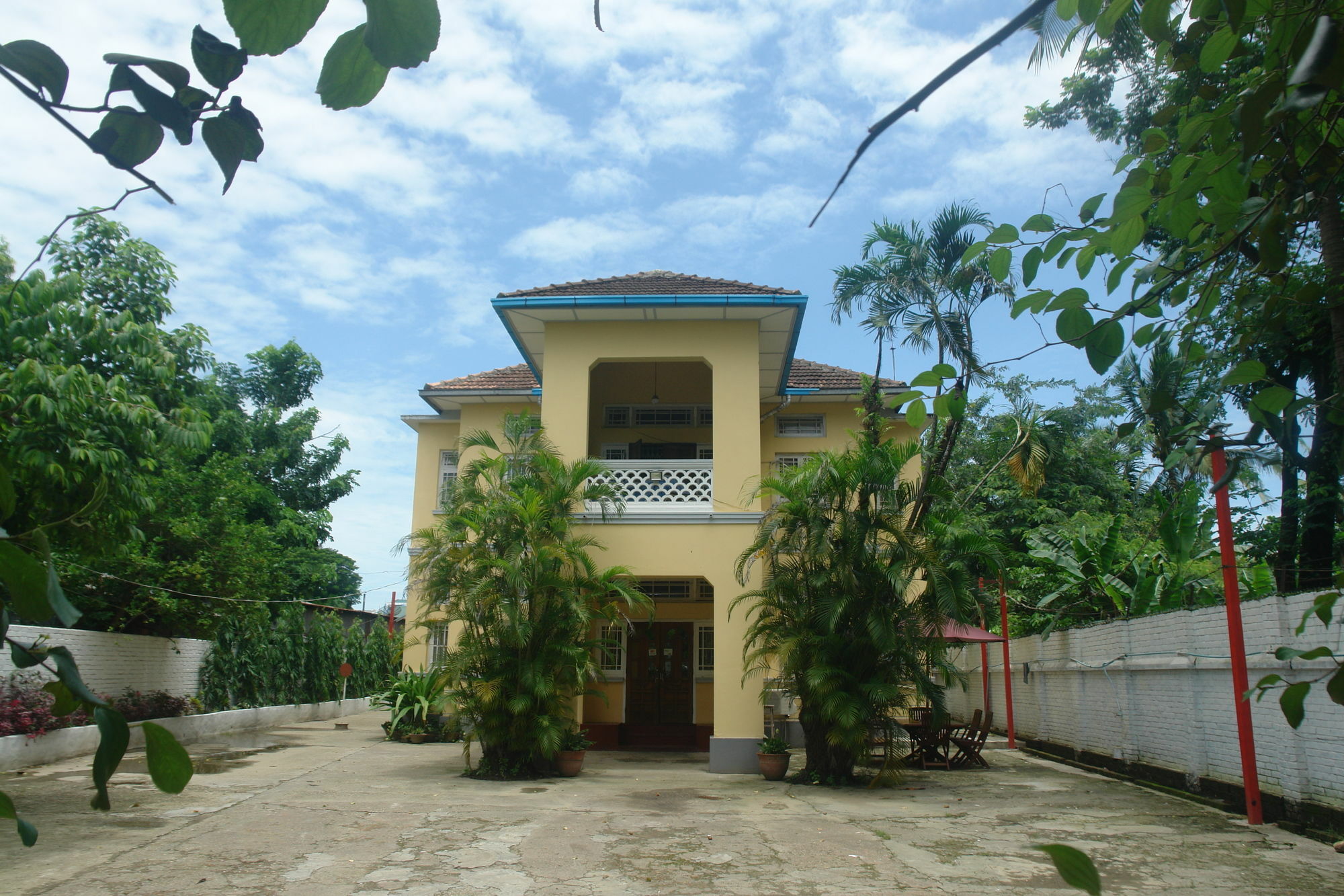Golden Guest Inn Yangon Esterno foto