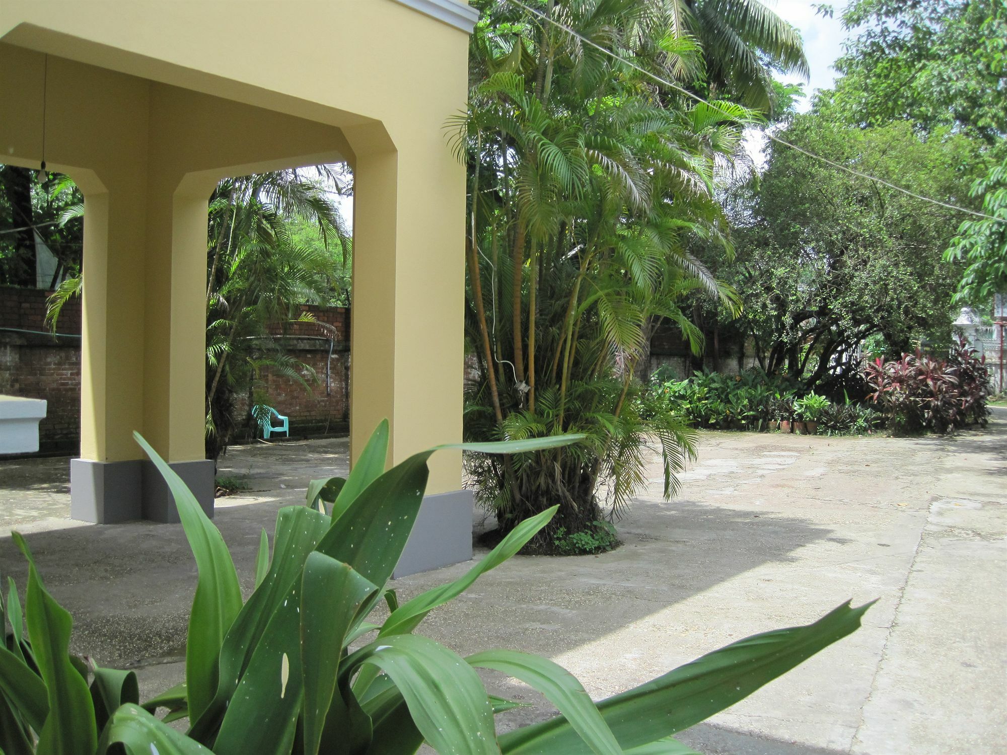 Golden Guest Inn Yangon Esterno foto